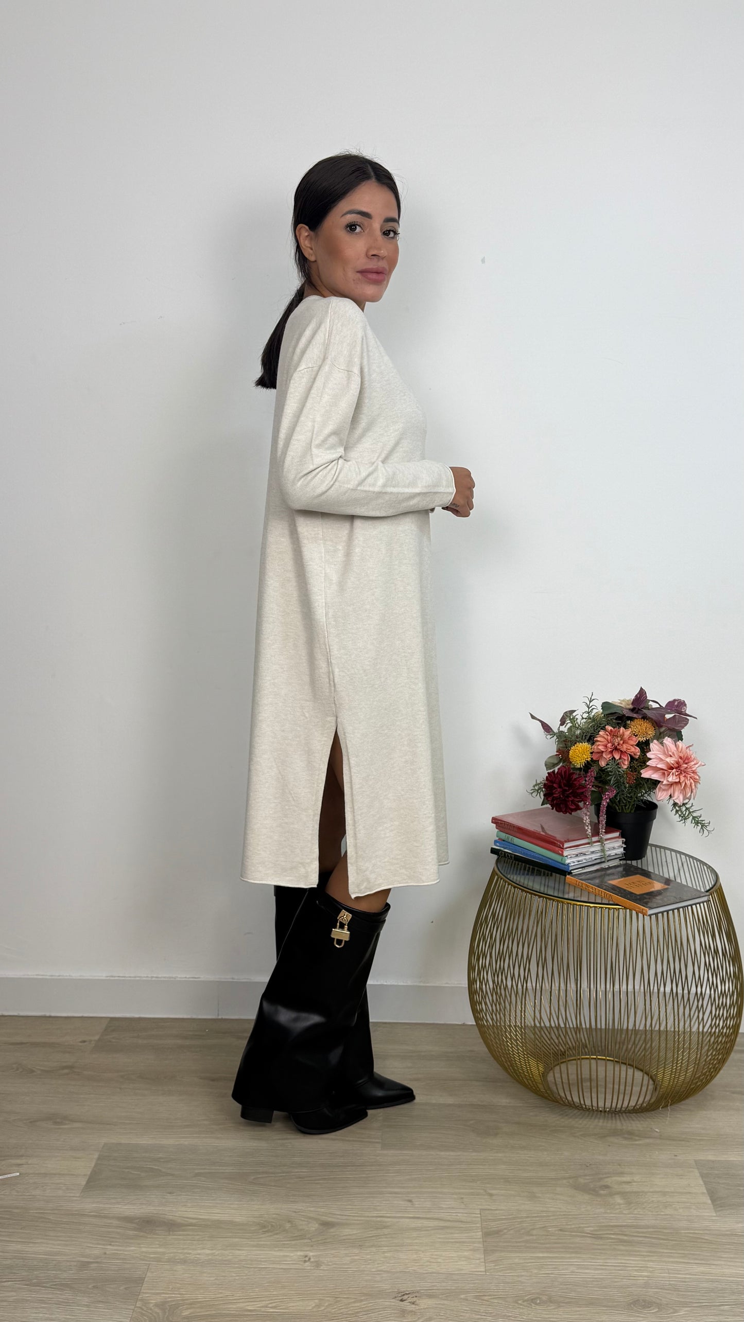 Vestito in Maglia a Maniche Lunghe con lo Spacco