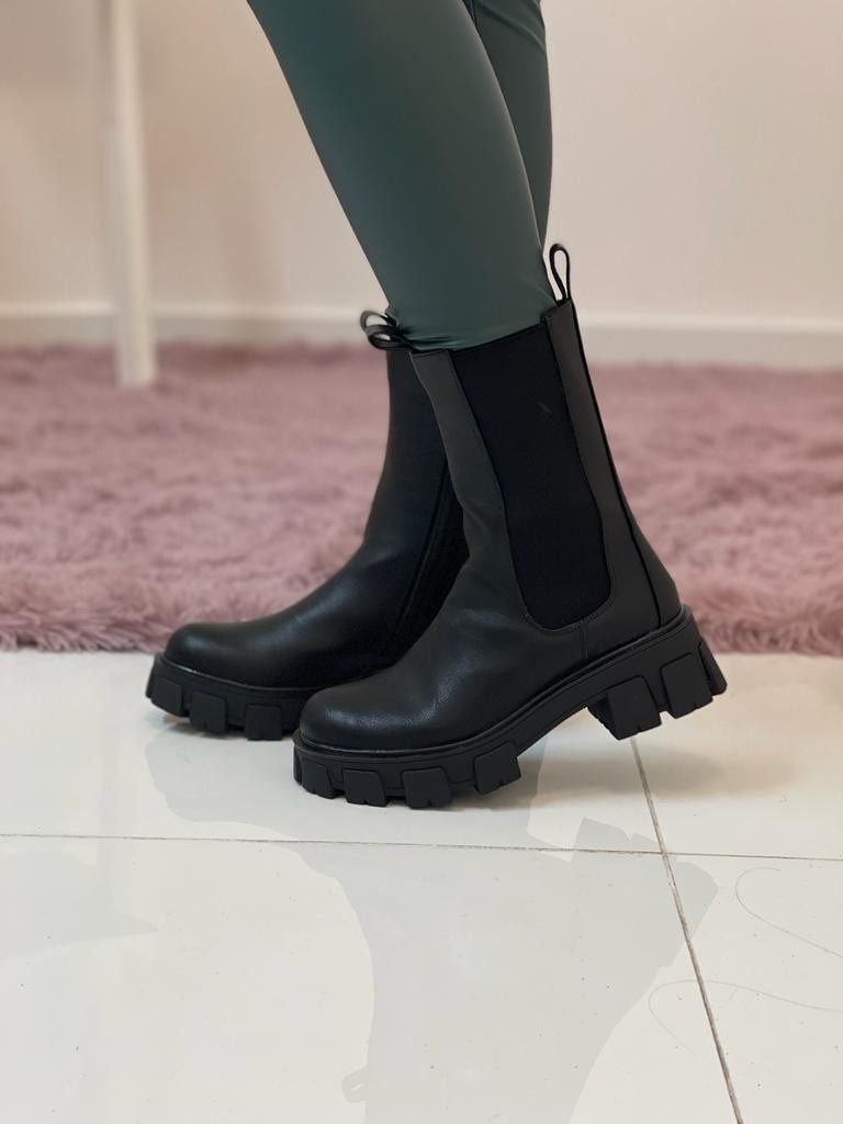 Stivaletto con rialzo