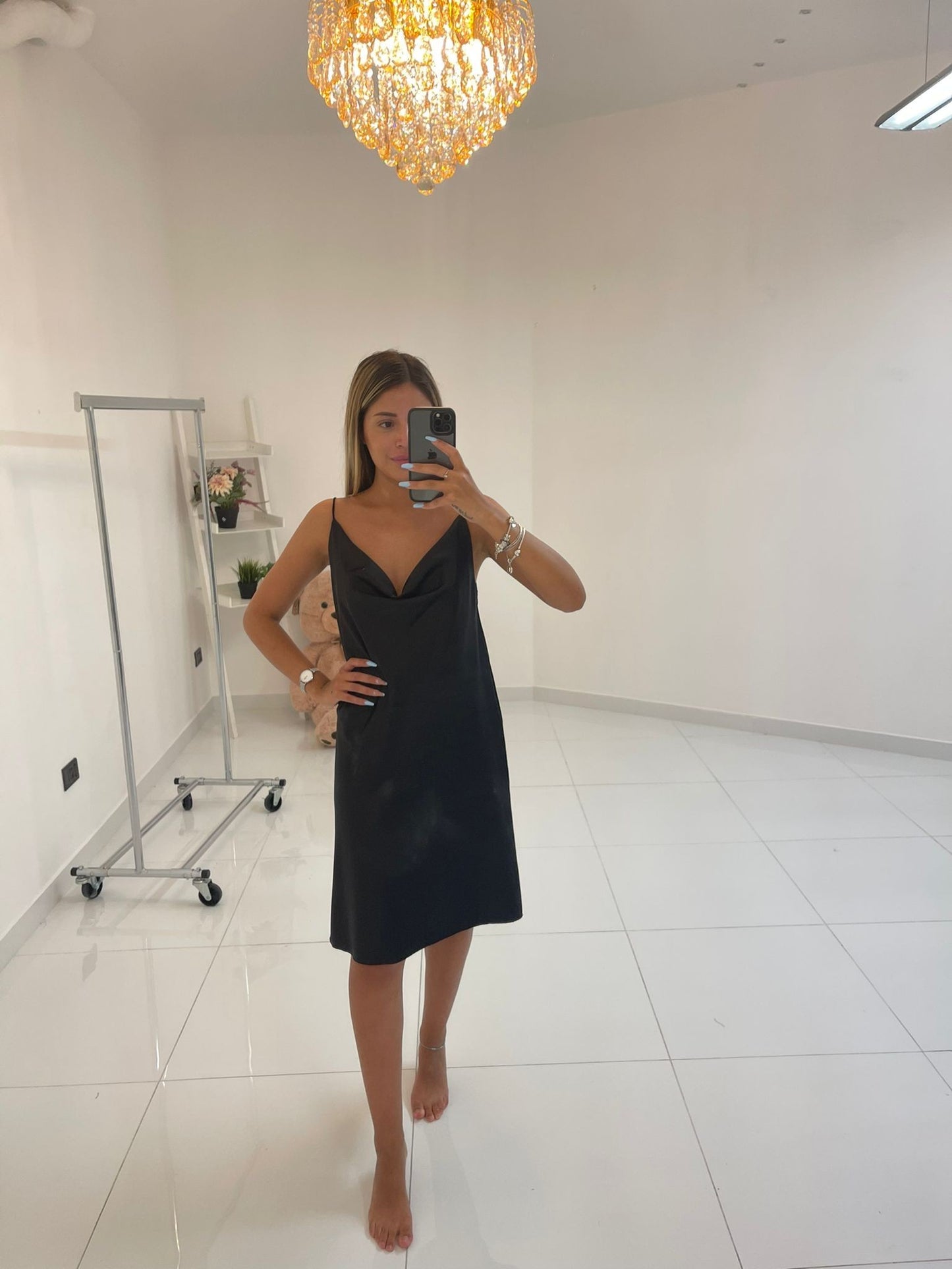 Abito di raso con spalline