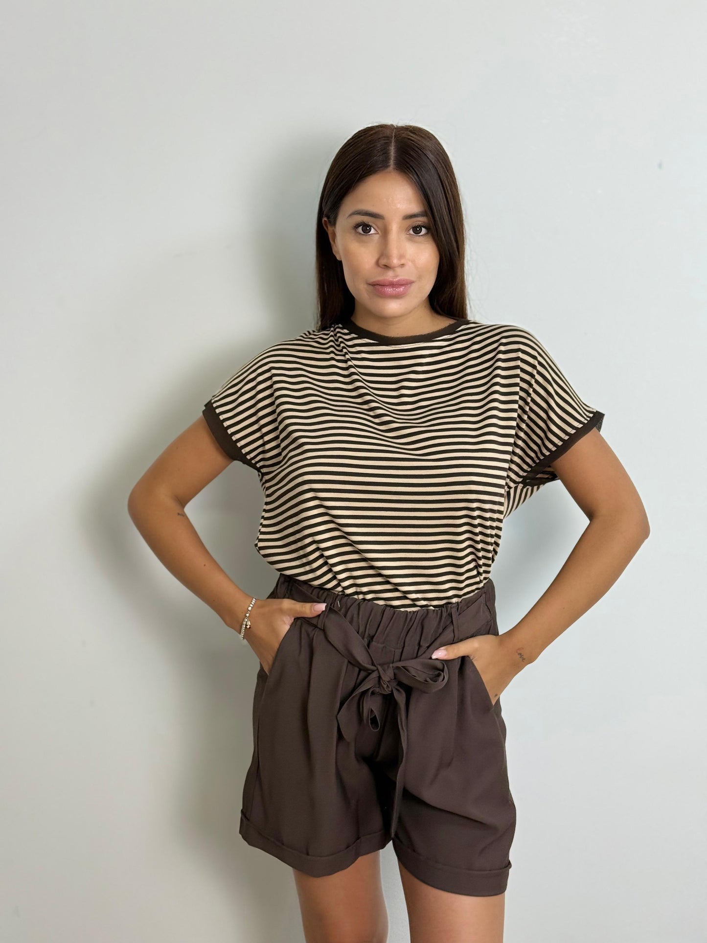 T-shirt bicolore a righe