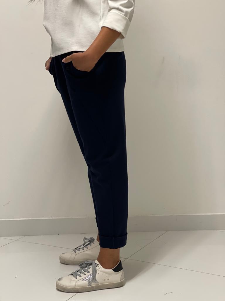 Pantalone con tasche e bottoni 158C
