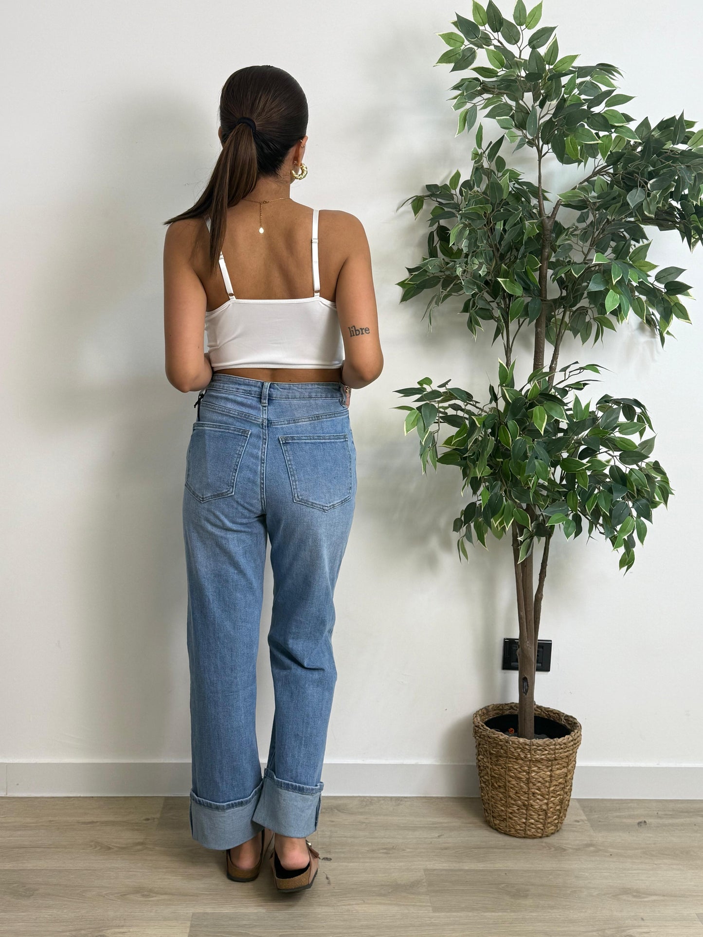 Jeans chiaro con svolto