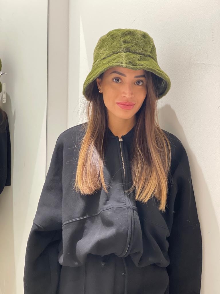 Cappello pescatore peloso reversibile