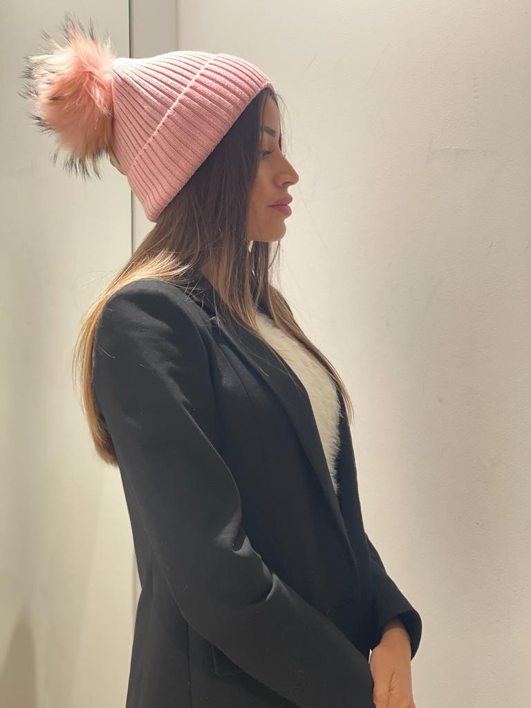 Cappello con pompom