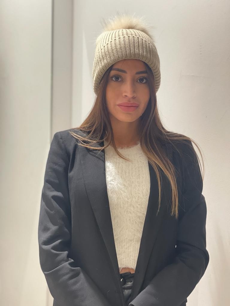 Cappello con pompom