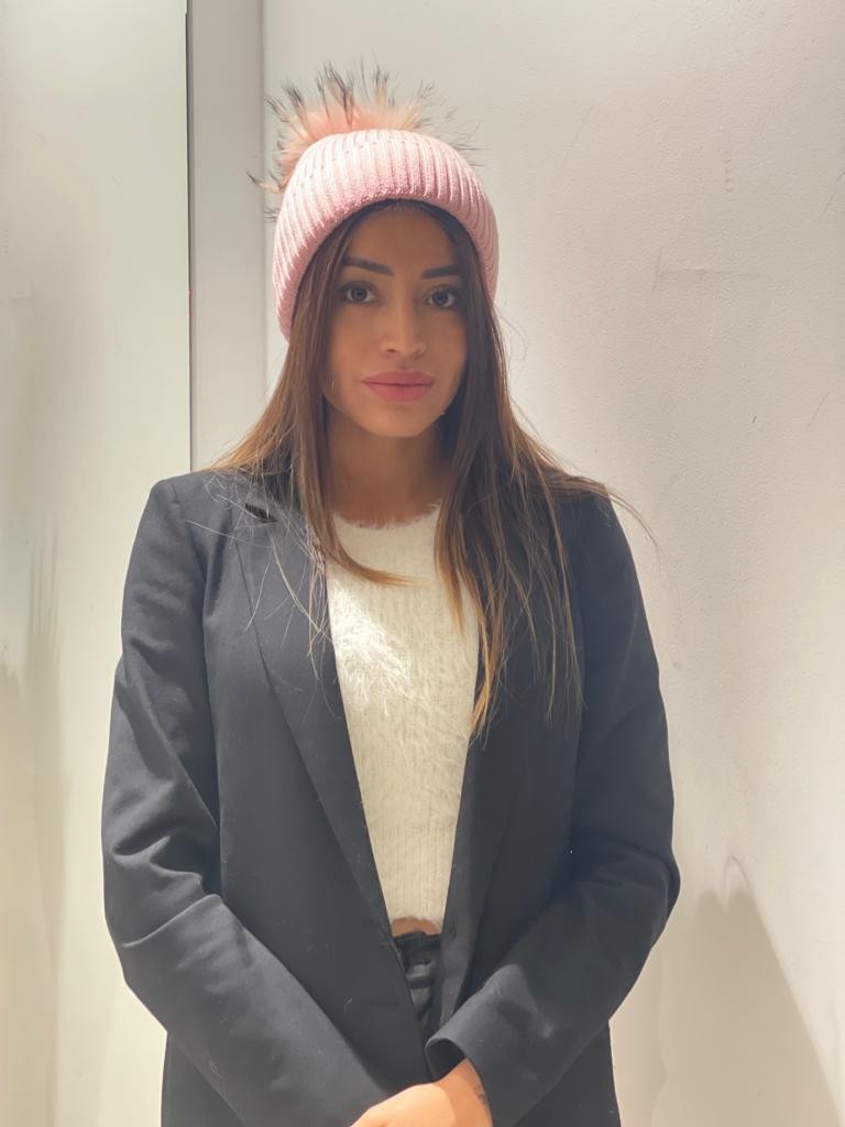 Cappello con pompom