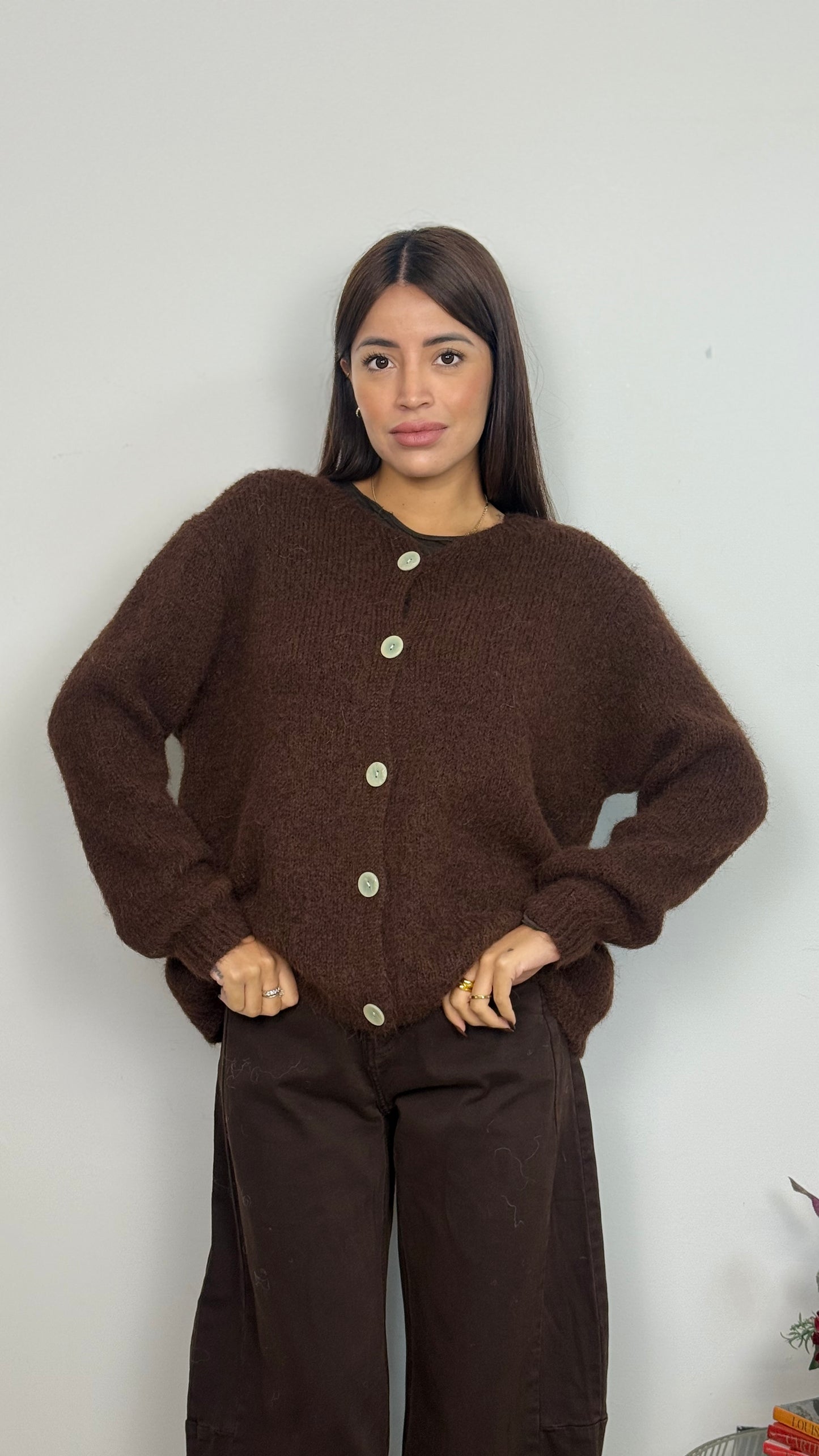 Maglione con Bottoni Frontali