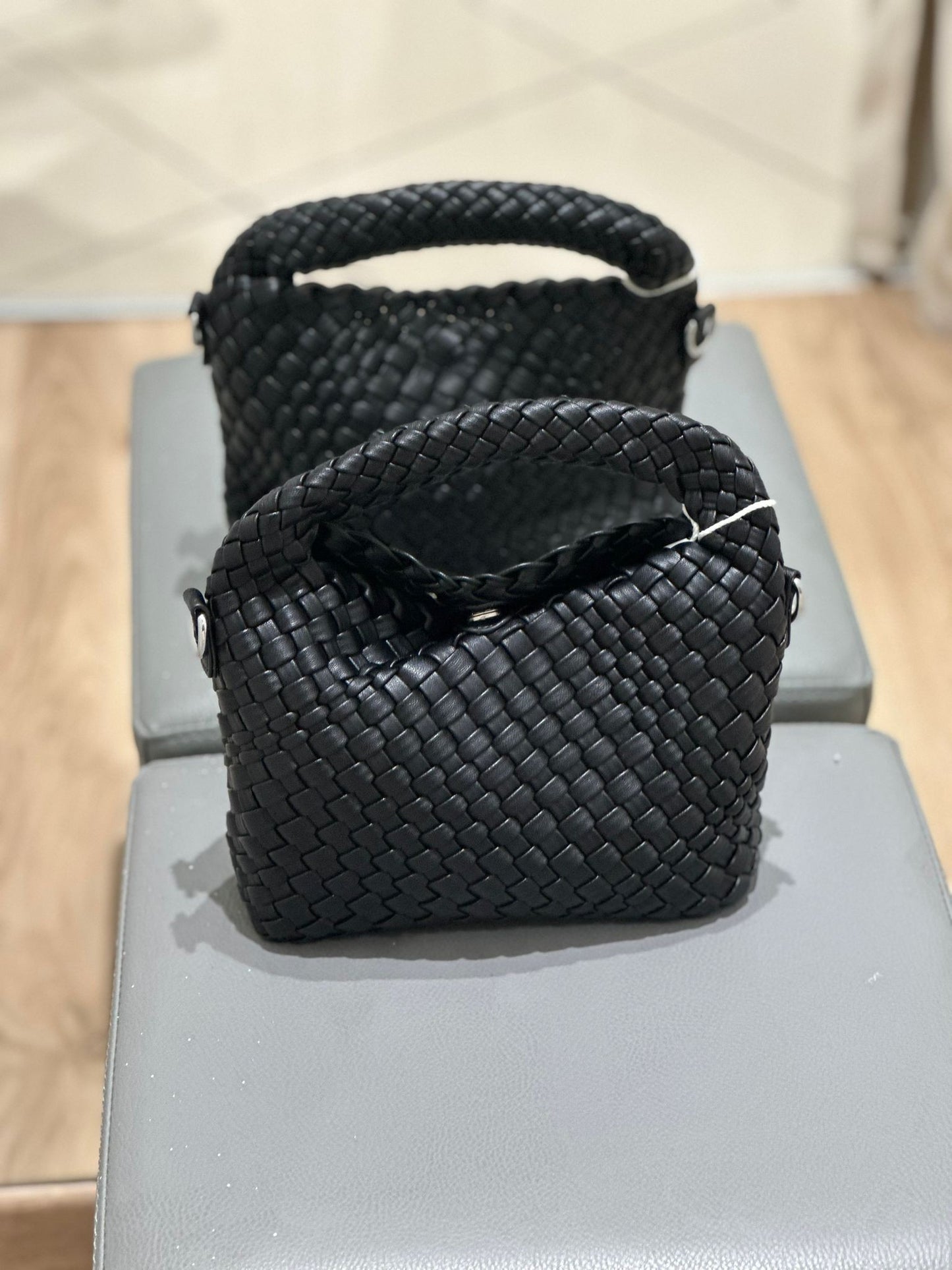 Borsetta mini intrecciata a mano