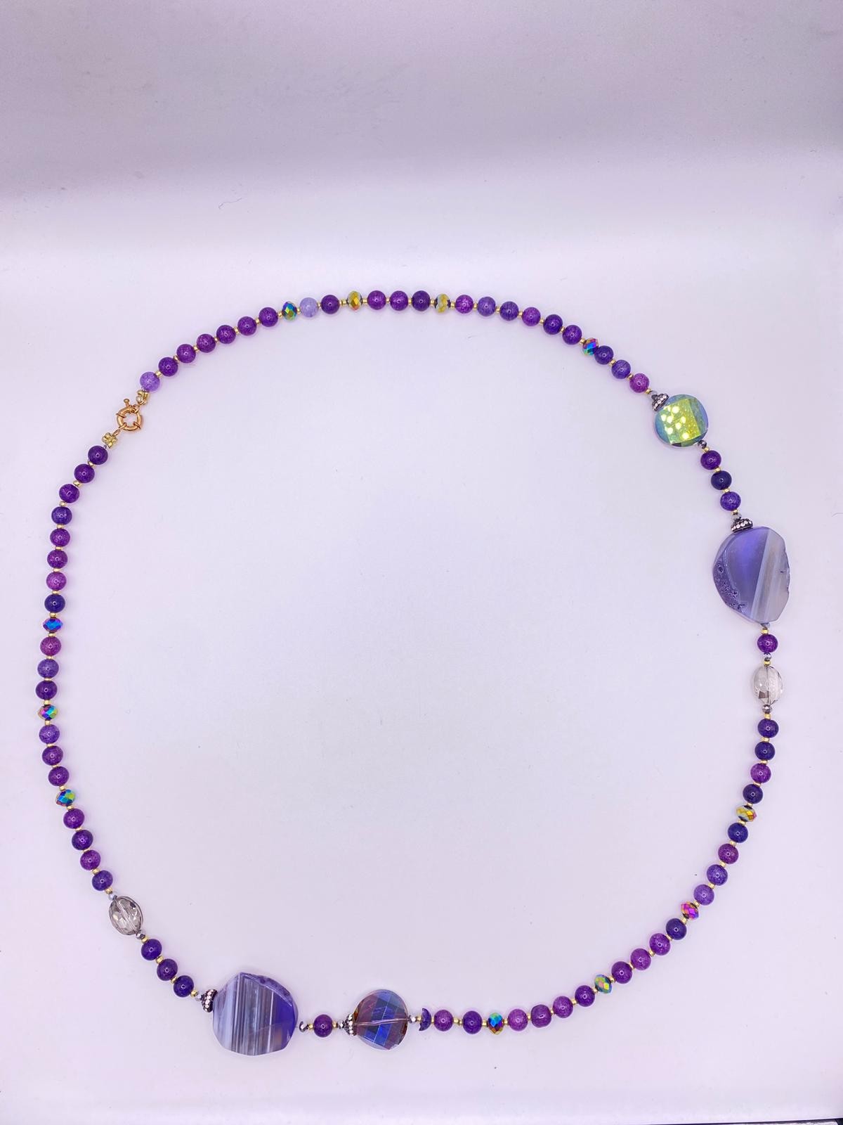 Collana lunga con pietre