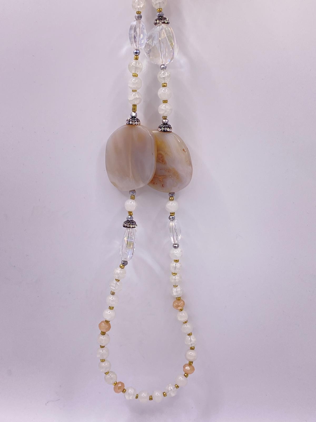 Collana lunga con pietre