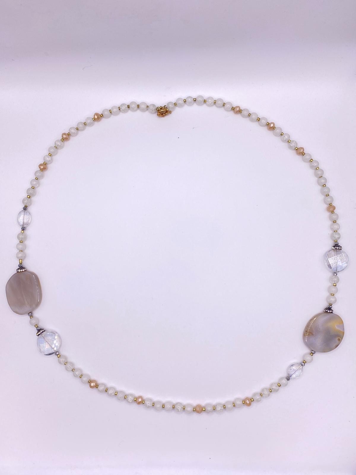 Collana lunga con pietre