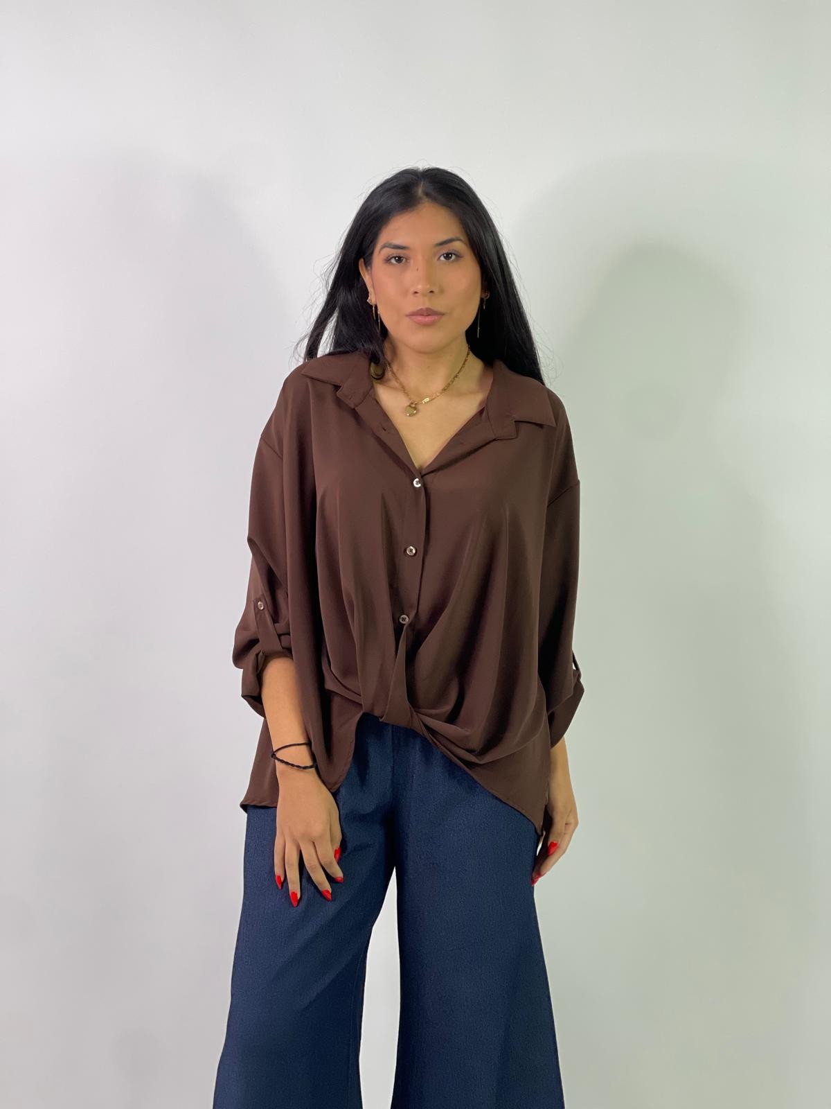 Camicia maniche con risvolto curvy