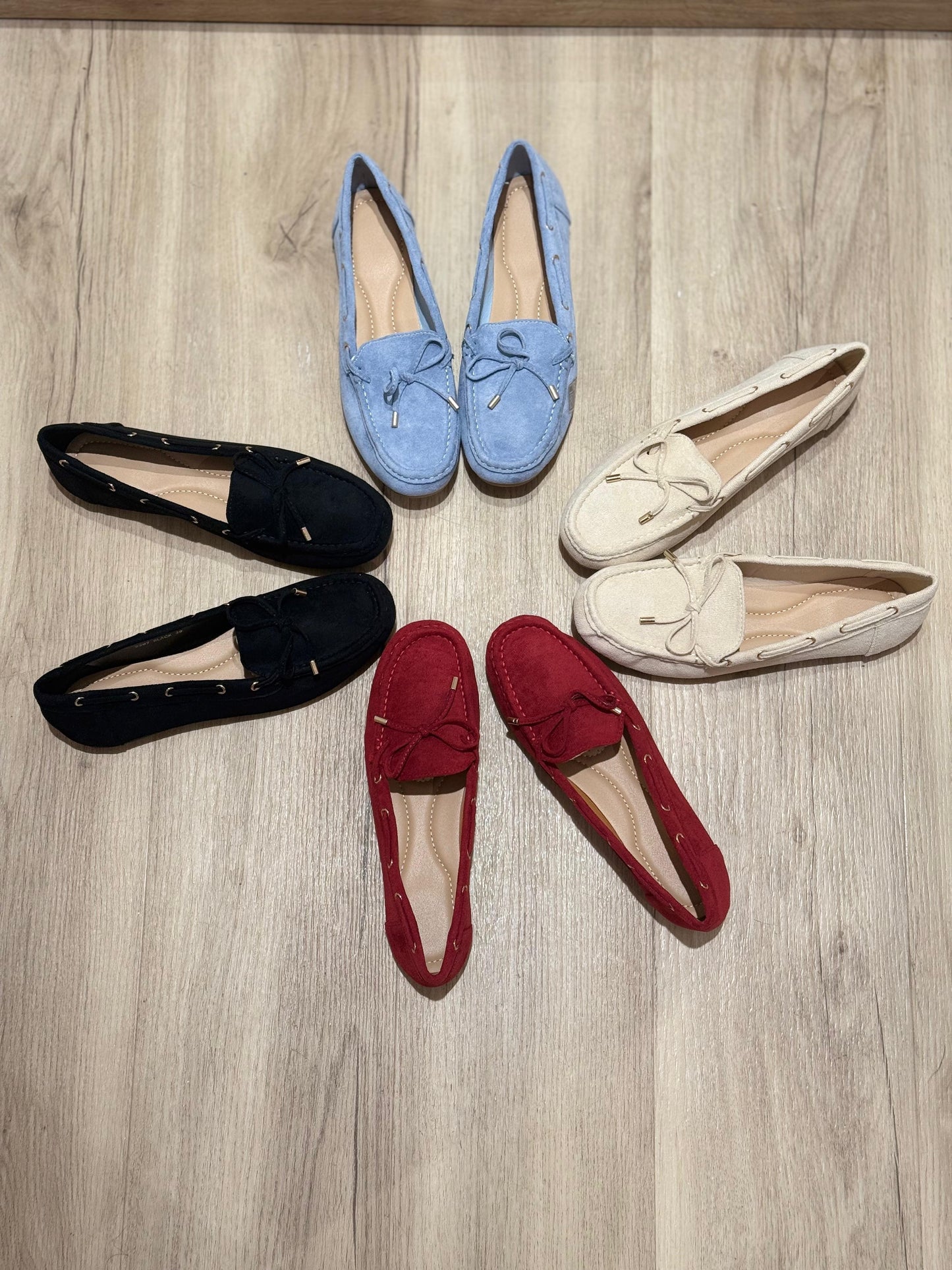 MOCASSINO CAMOSCIO CON LACCI