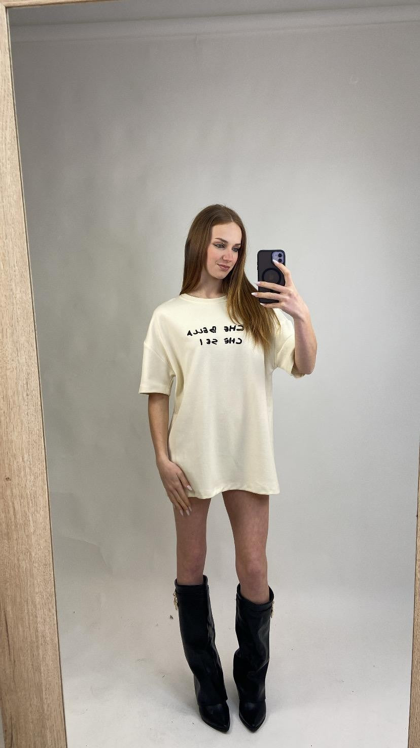 T-shirt con scritta Bella che sei
