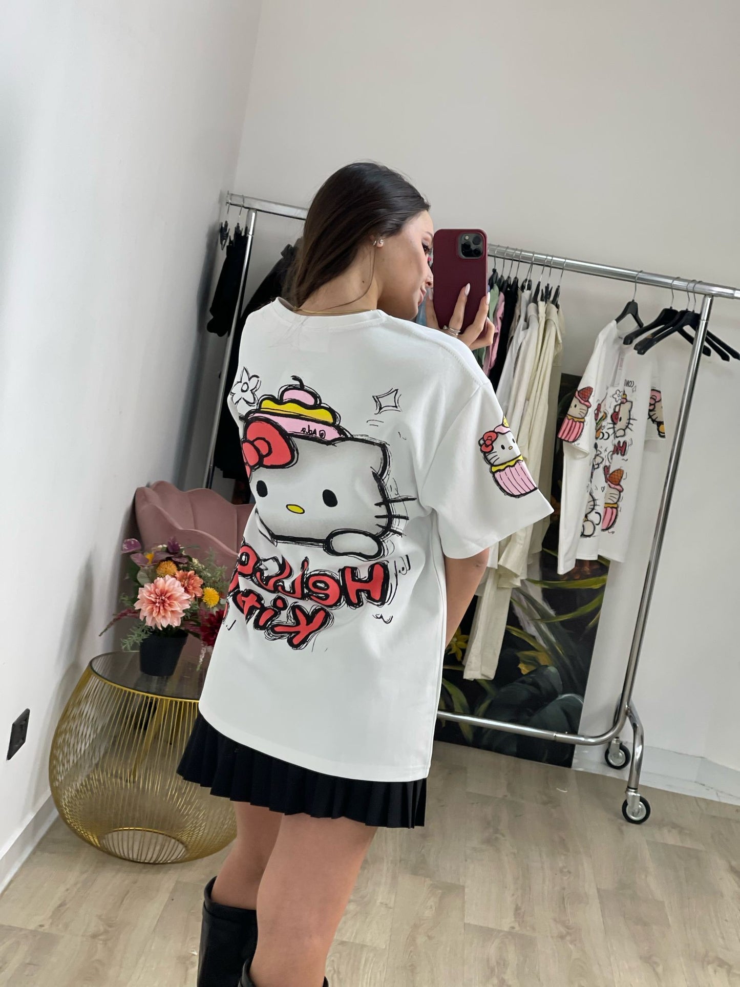 T-shirt Kitty over