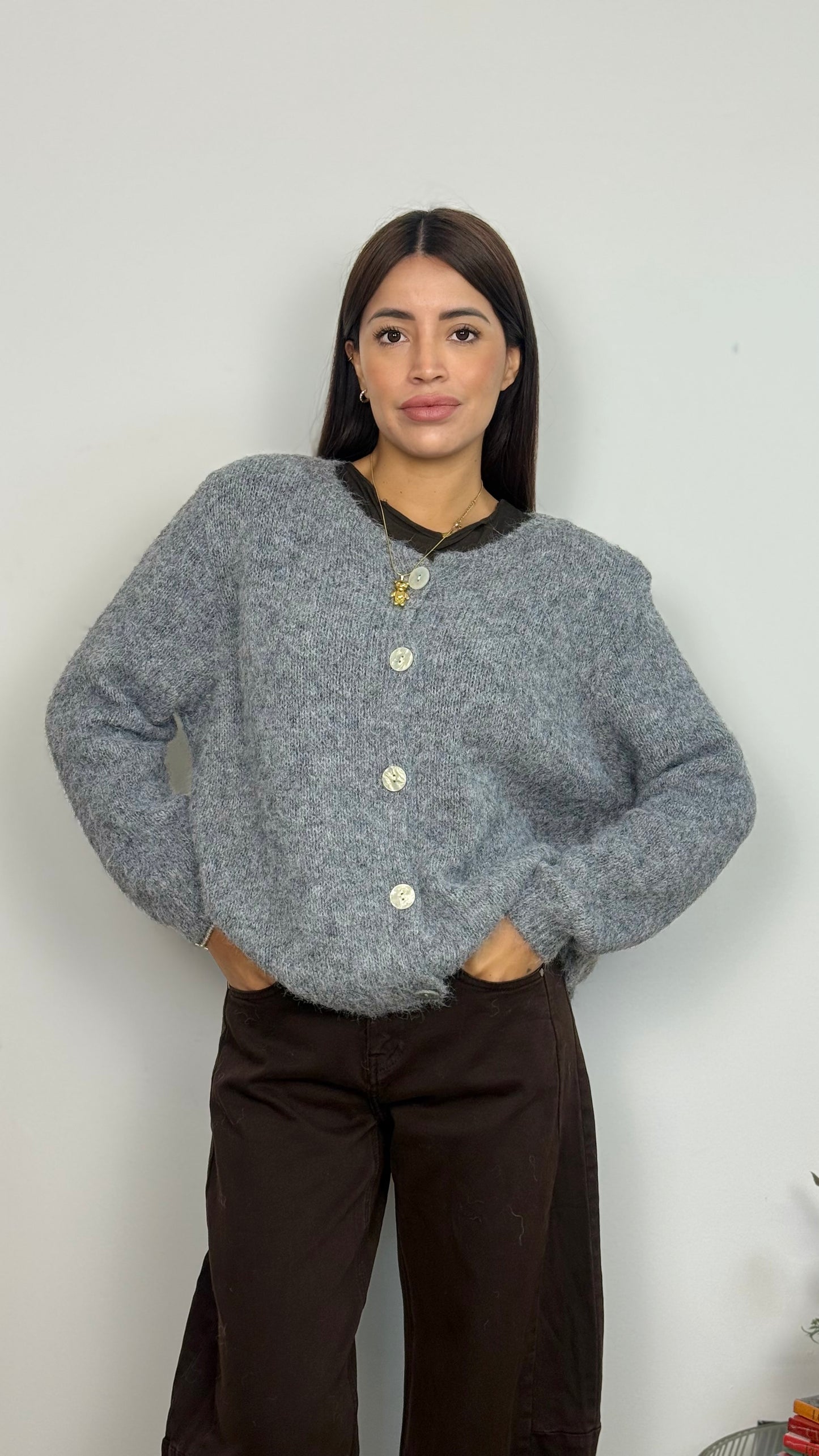 Maglione con Bottoni Frontali