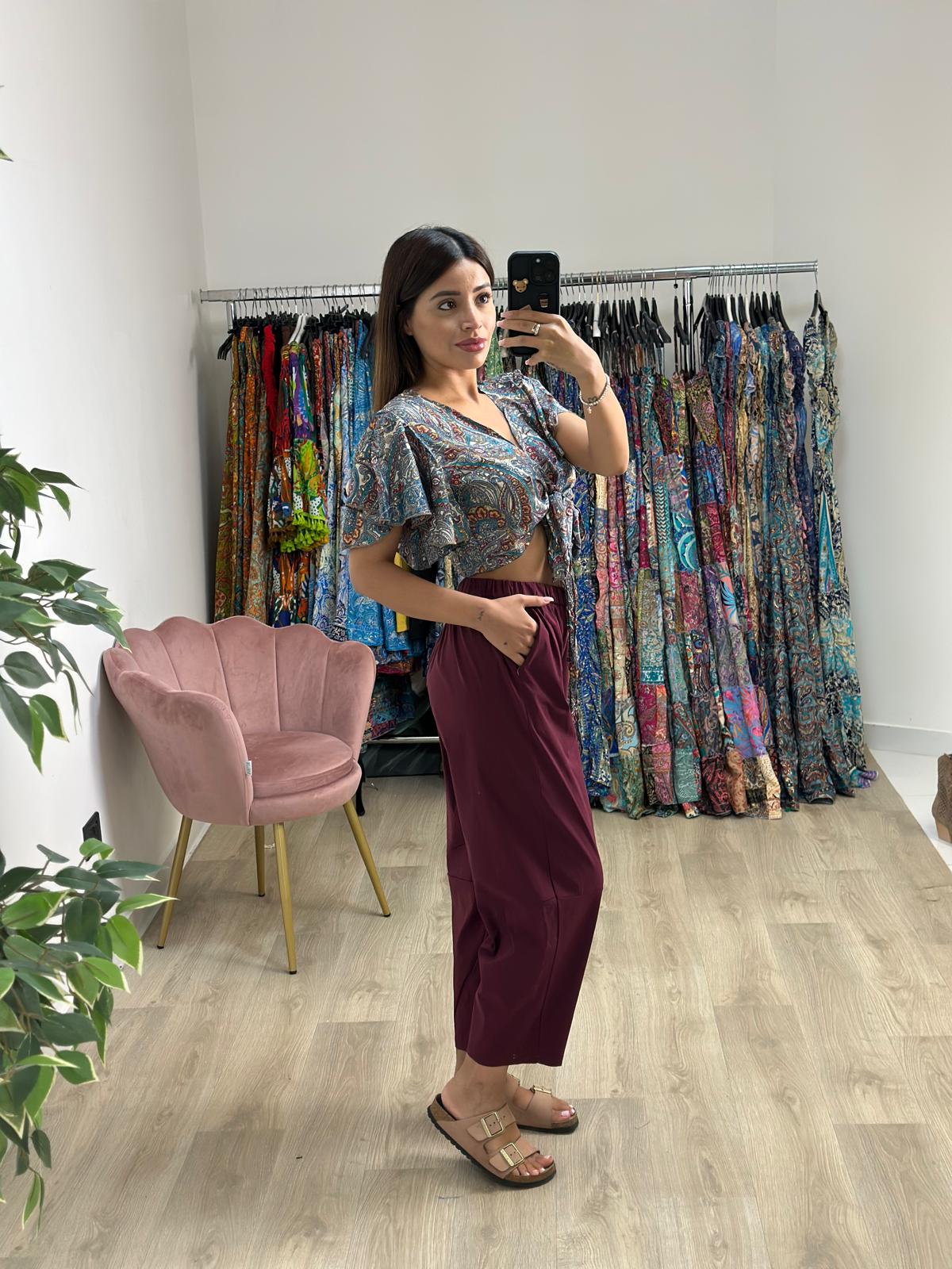 Pantalone con cucitura al ginocchio