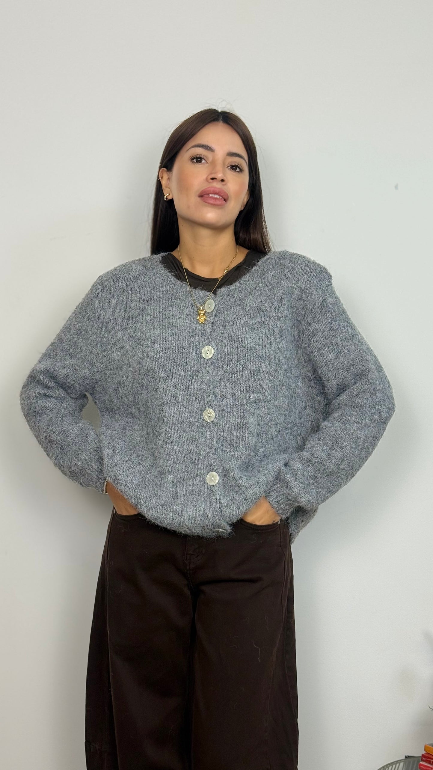 Maglione con Bottoni Frontali