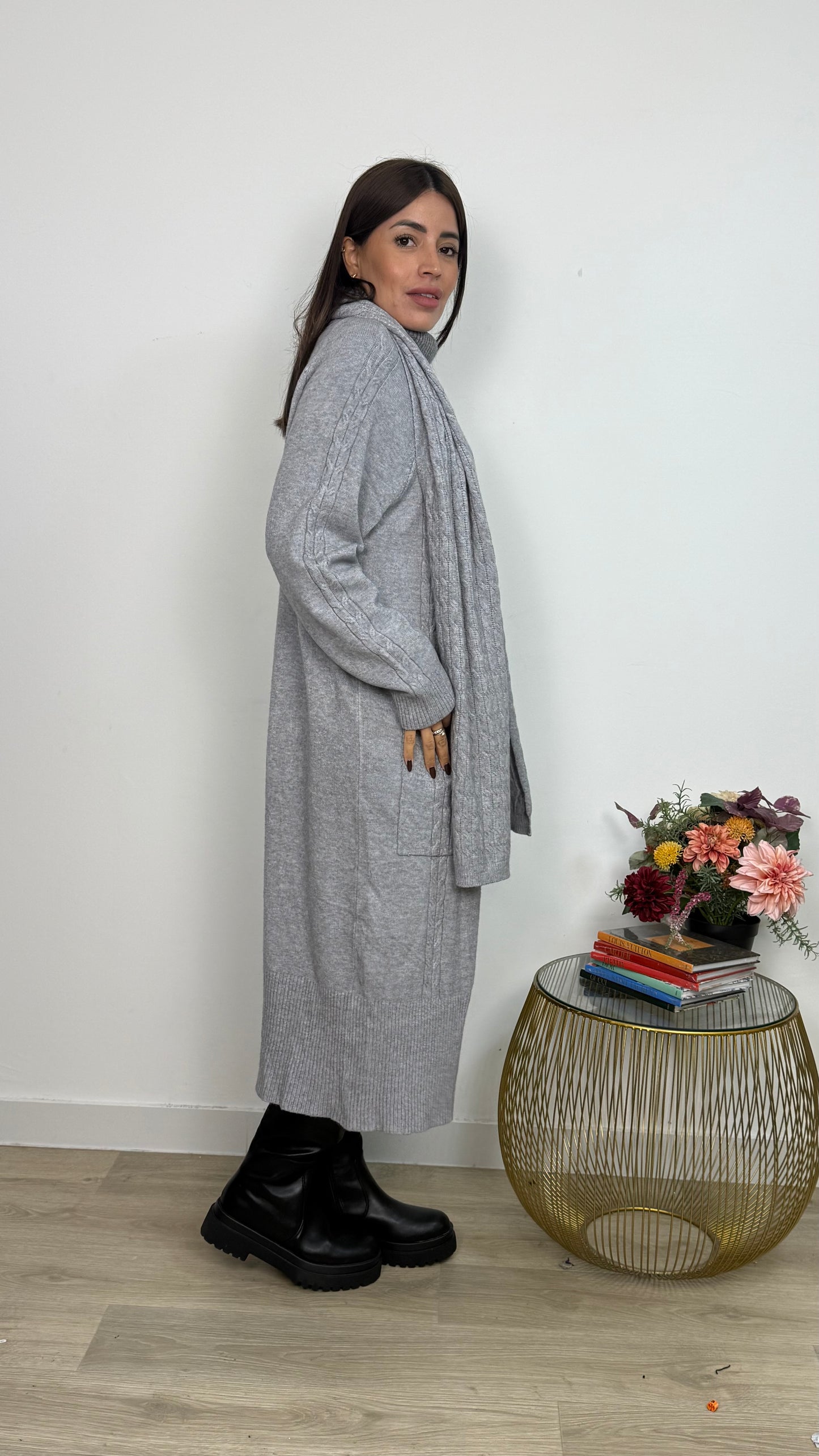 Cardigan Cozy Invernale con Sciarpa