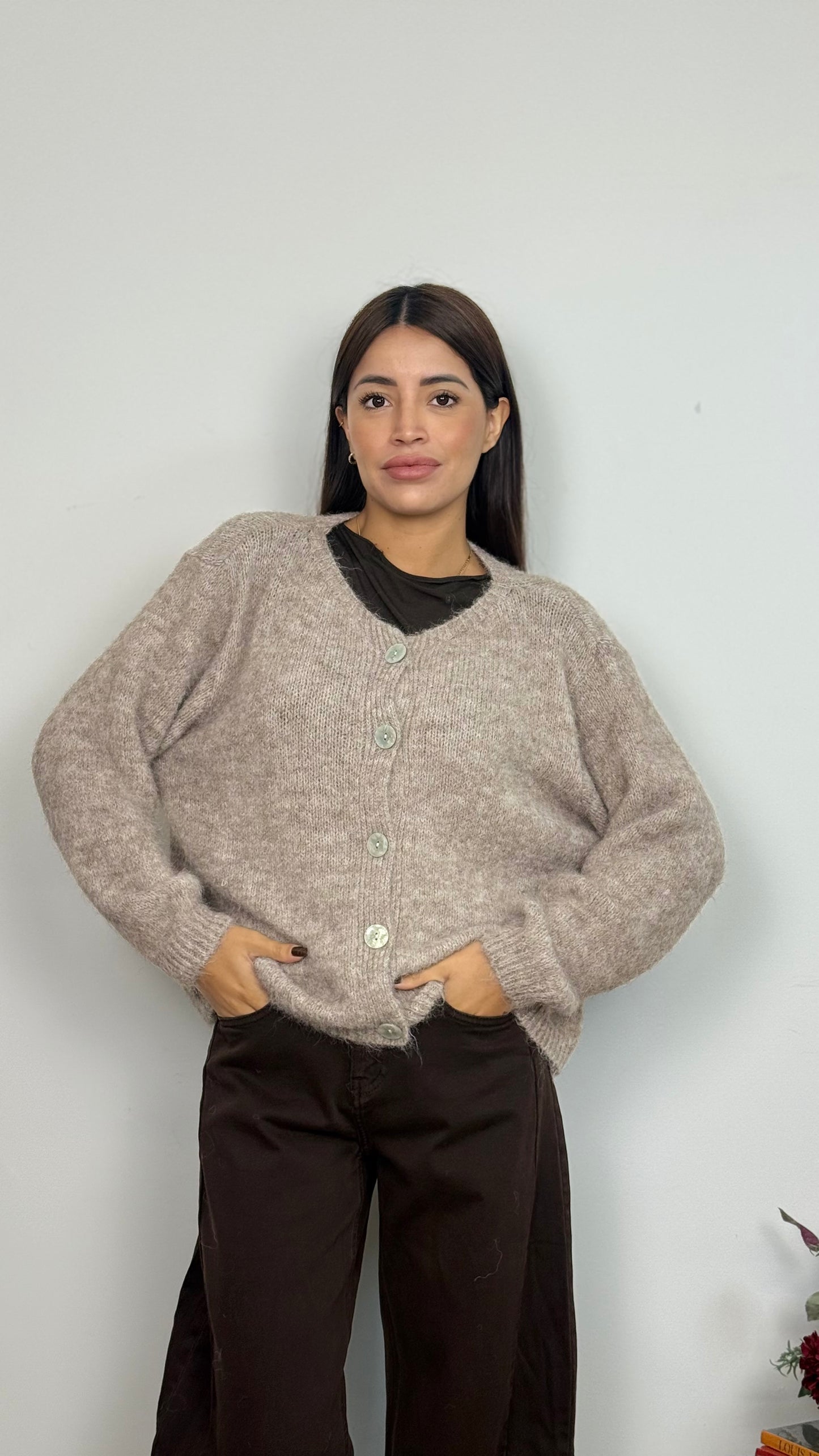 Maglione con Bottoni Frontali