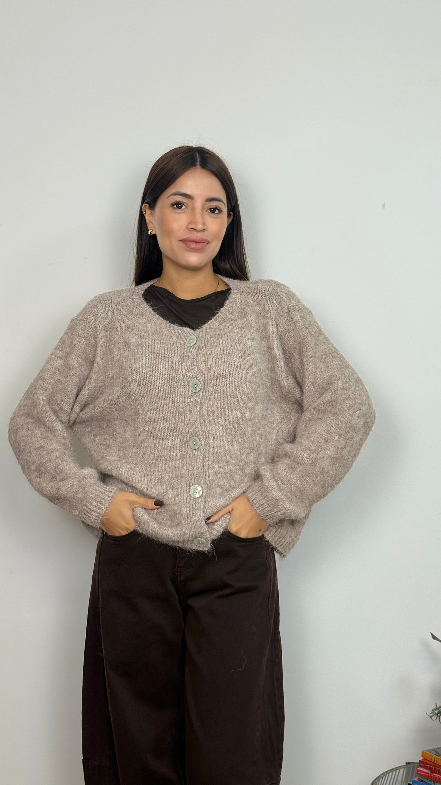 Maglione con Bottoni Frontali
