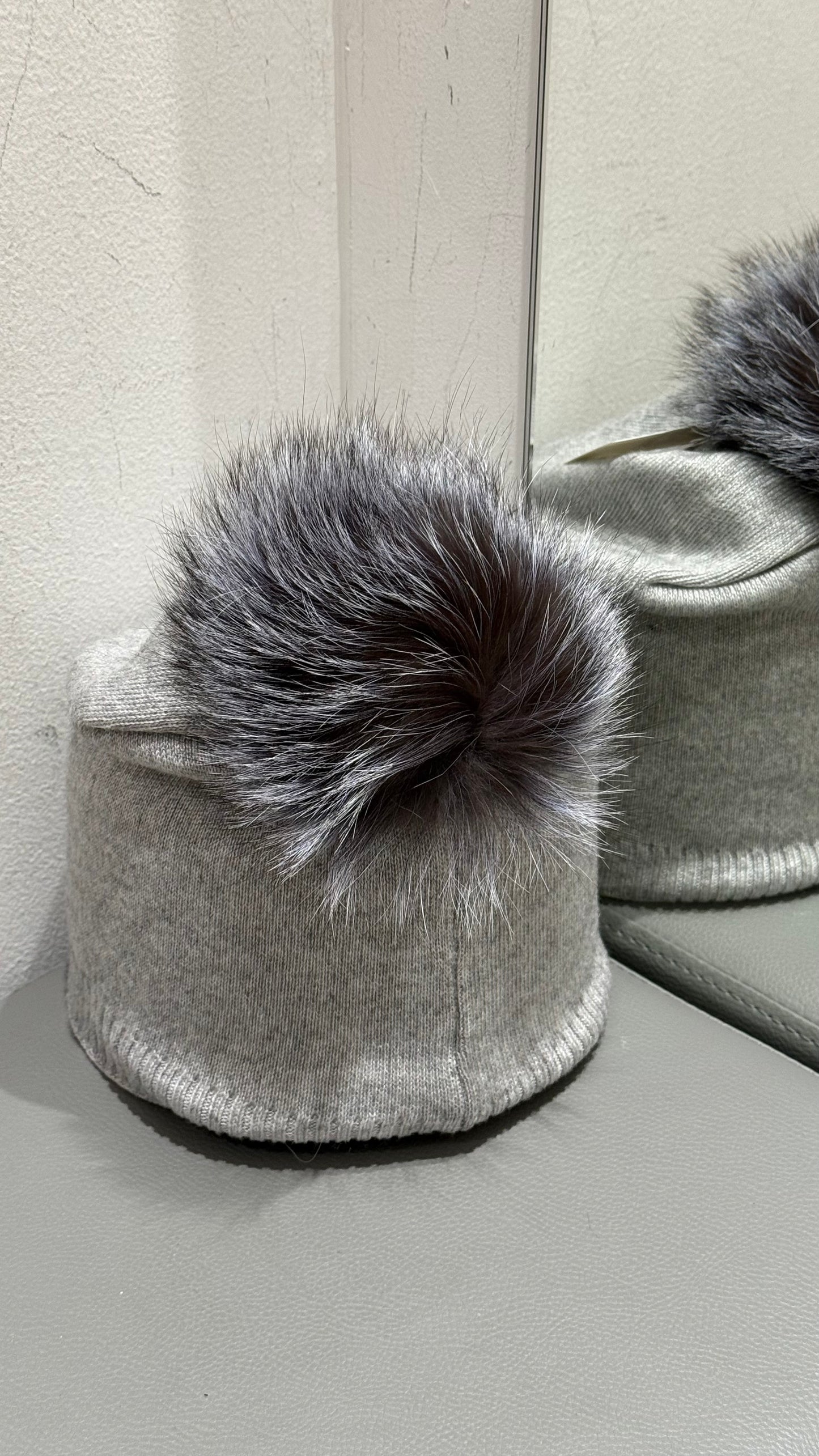 Cappello Misto Cashmere con PonPon
