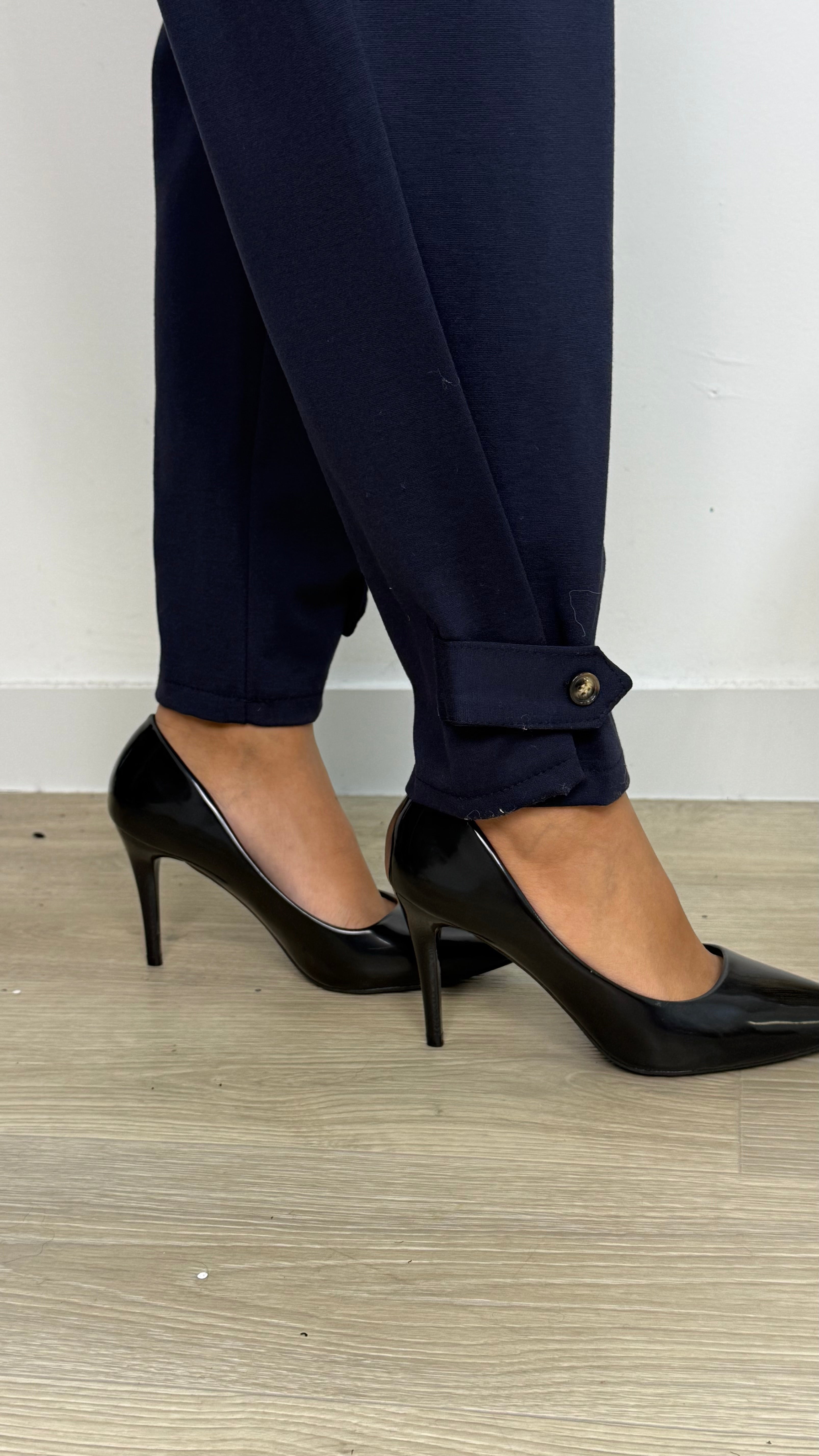 Pantalone Bottone alla Caviglia