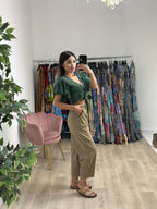 Pantalone con cucitura al ginocchio