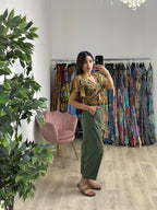 Pantalone con cucitura al ginocchio