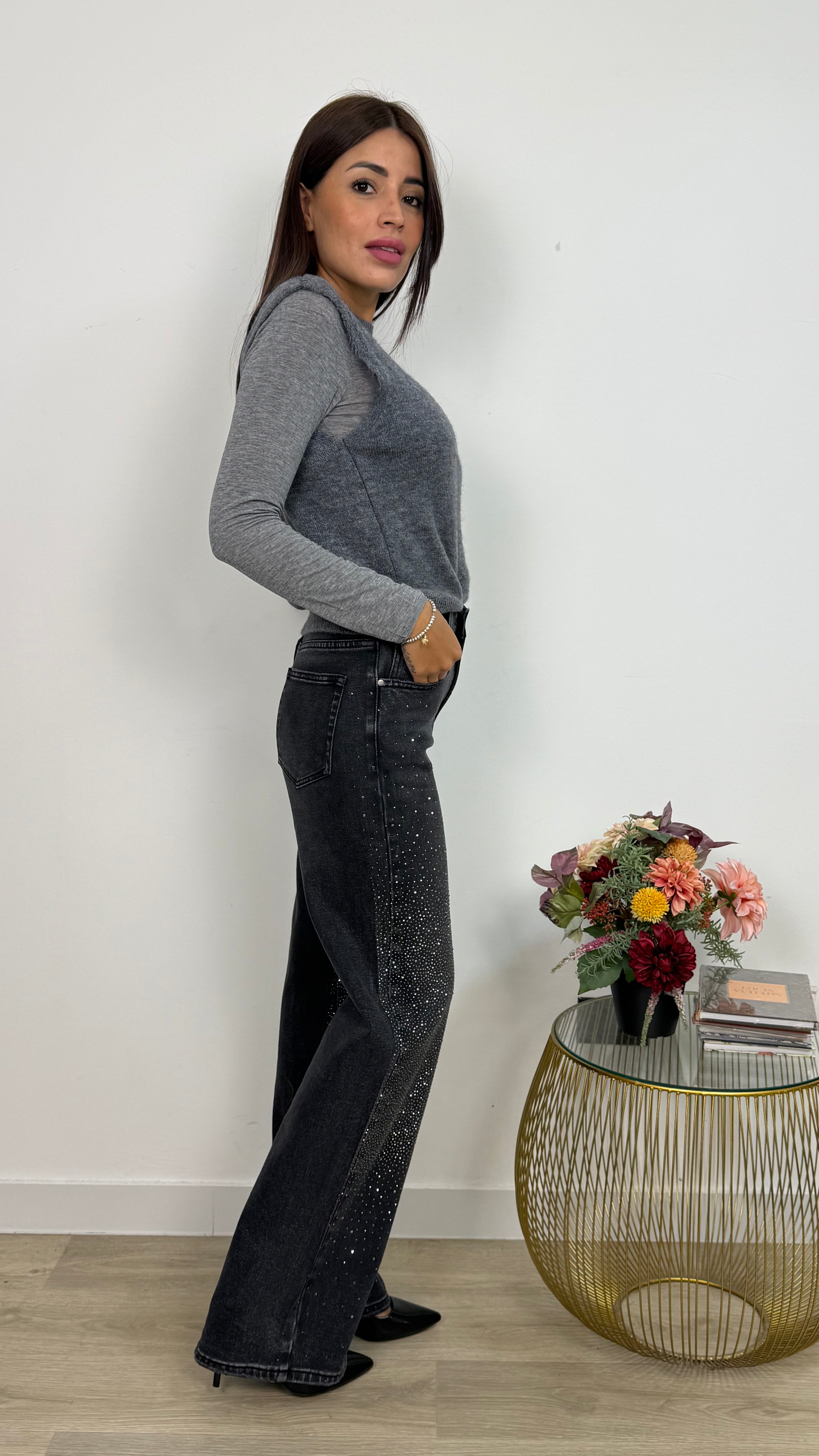 Jeans grigio con strass