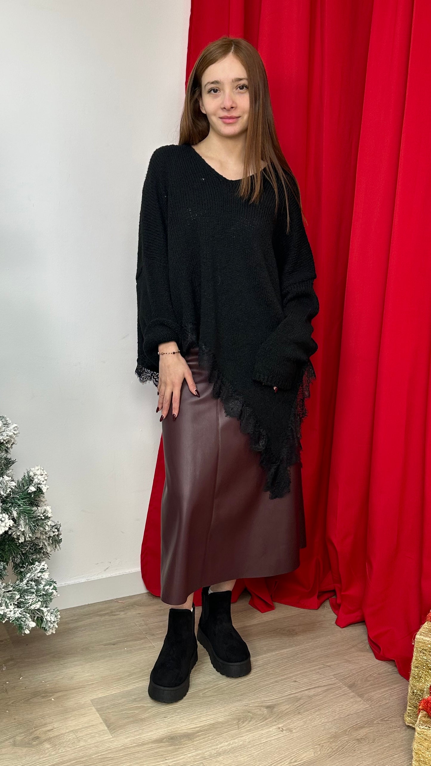 Maglione con Pizzo Assimetrico