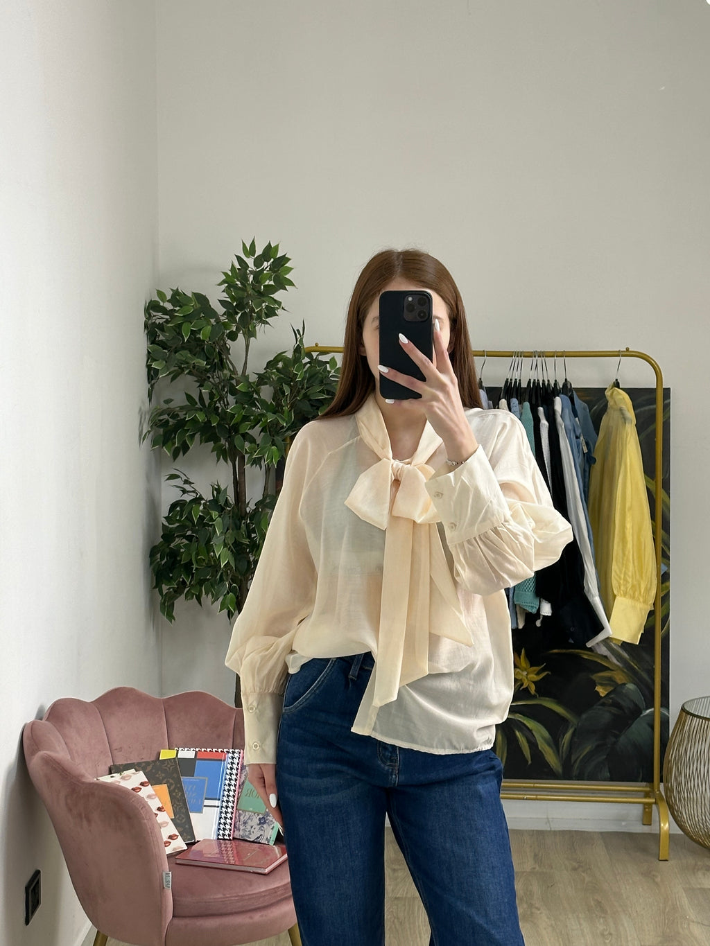 Camicia Trasparente chiusura a Fiocchetto