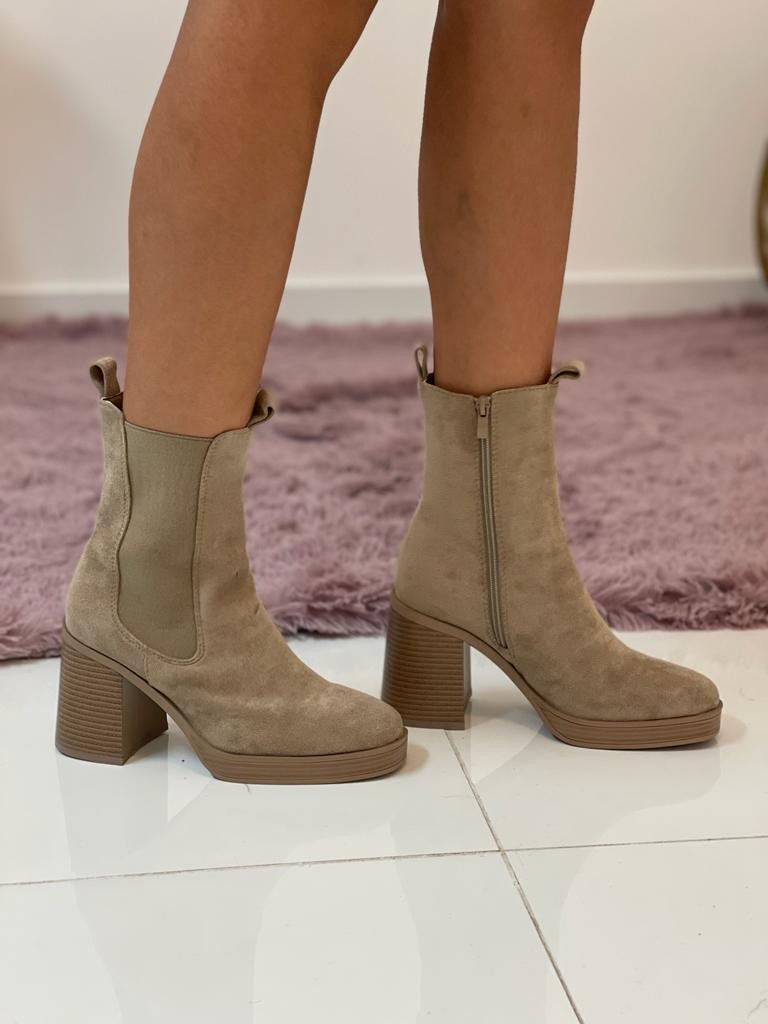 Stivaletto con tacco
