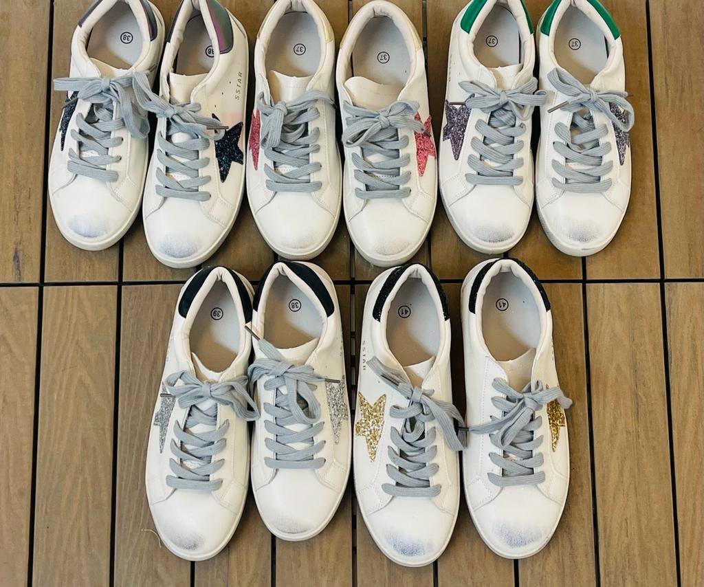 Sneakers con stella brillantinata