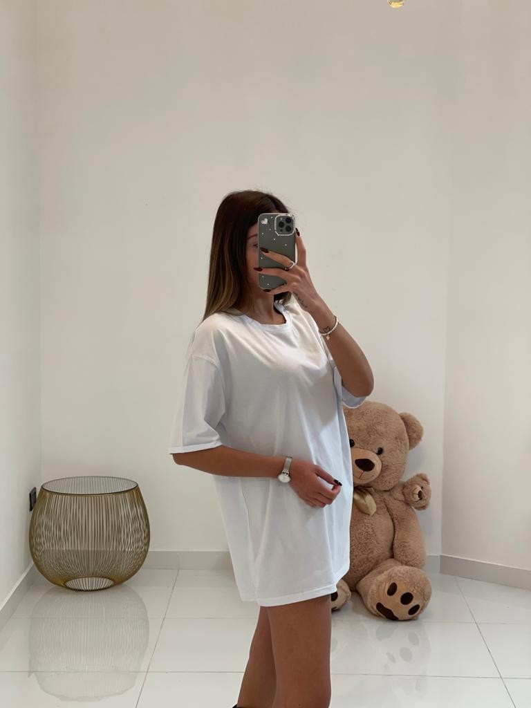 T-shirt over monocolore