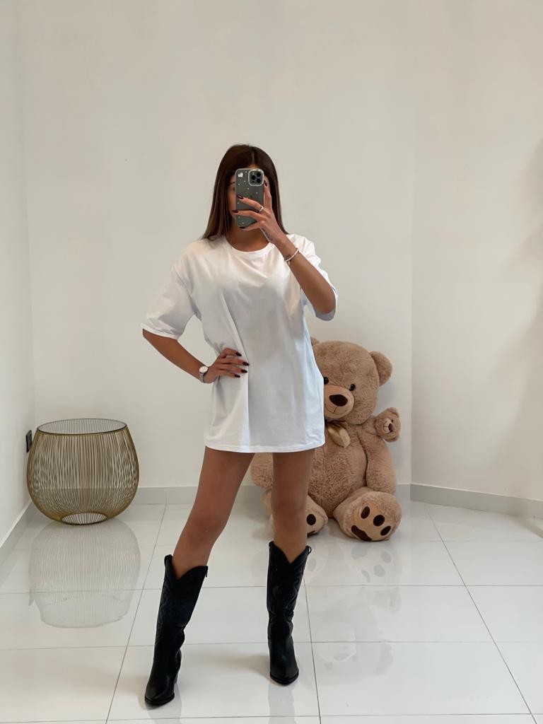 T-shirt over monocolore