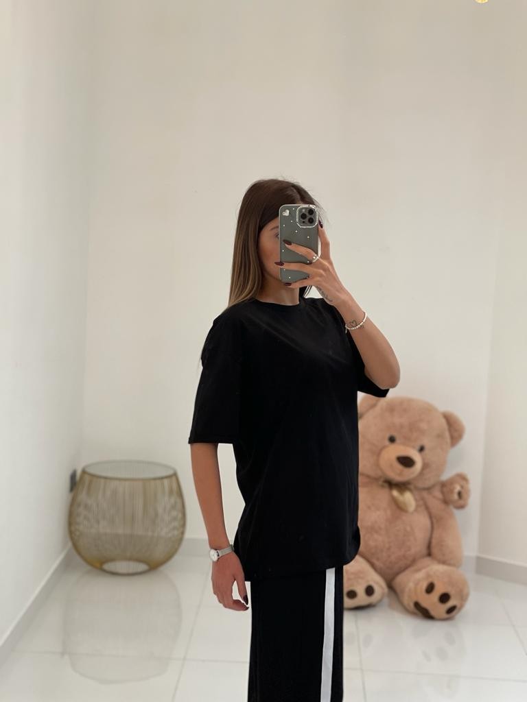 T-shirt over monocolore