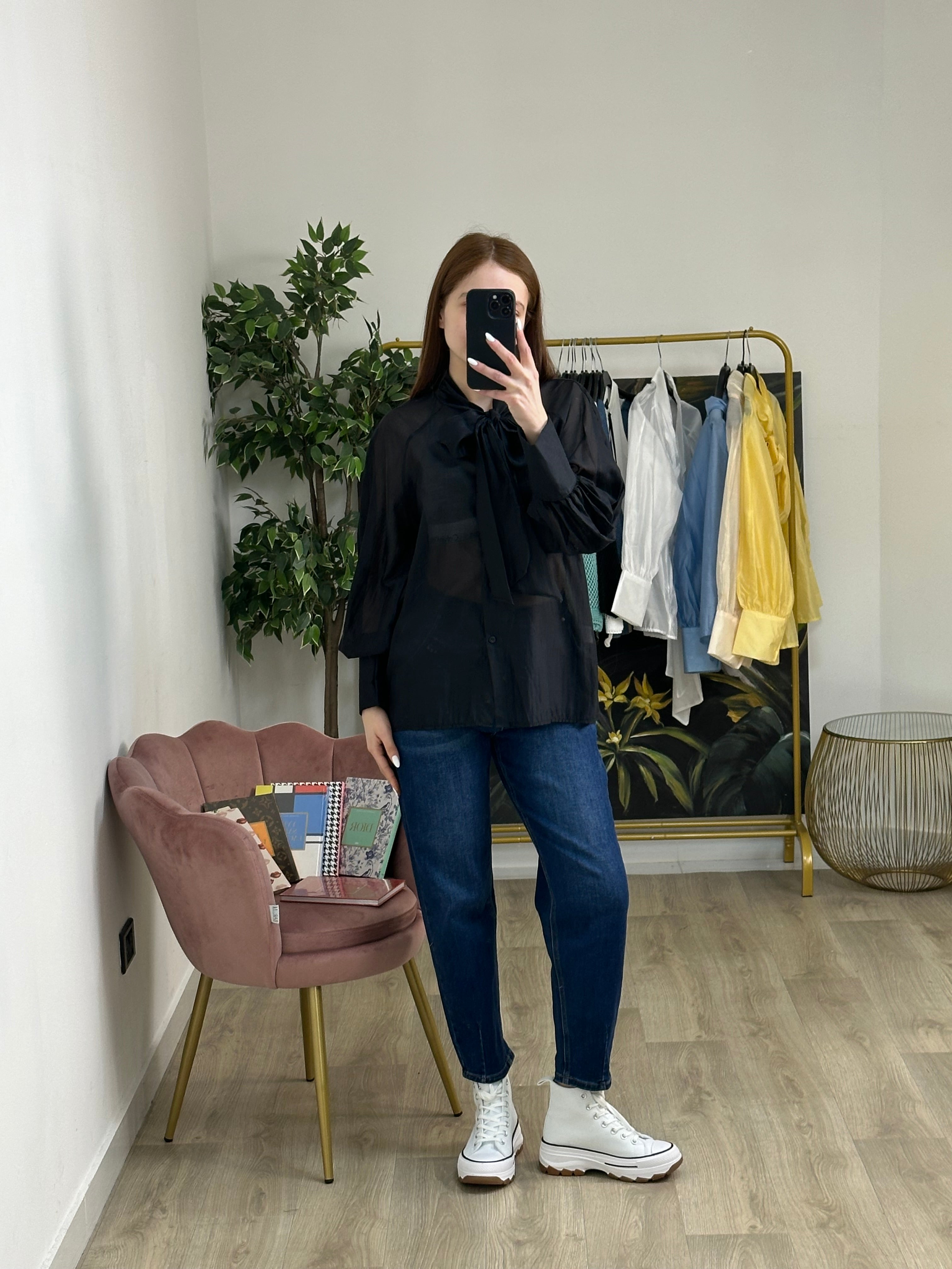 Camicia Trasparente chiusura a Fiocchetto