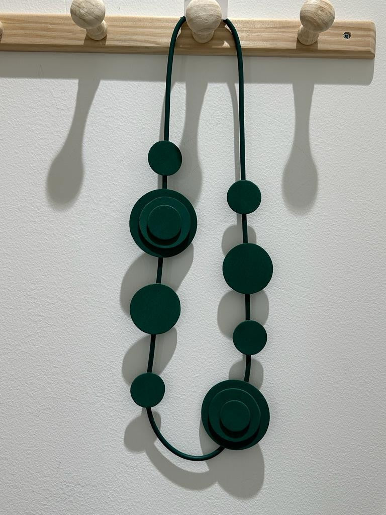 Collana di gomma lunga