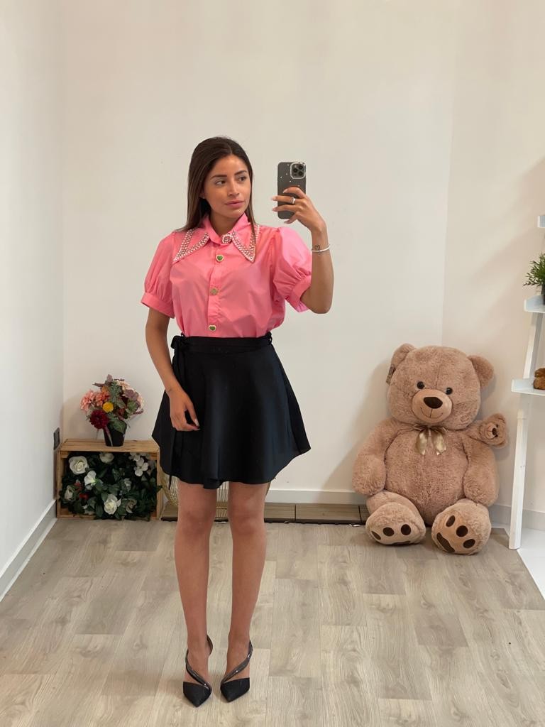 Camicia con manica corta a sbuffo