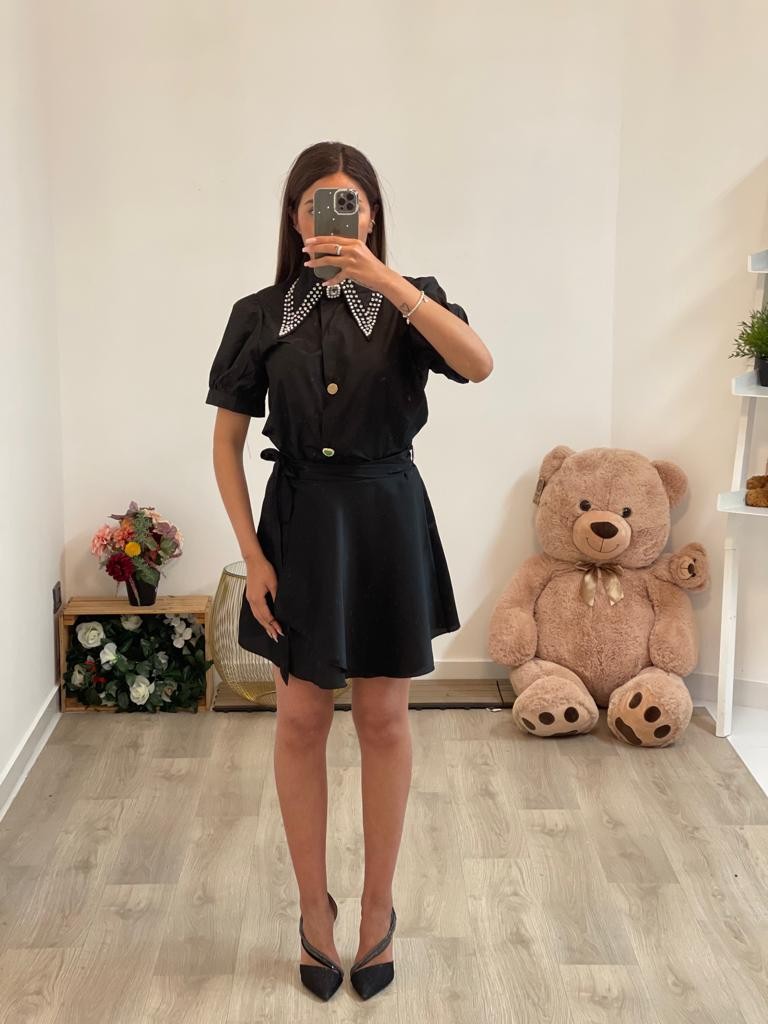 Camicia con manica corta a sbuffo