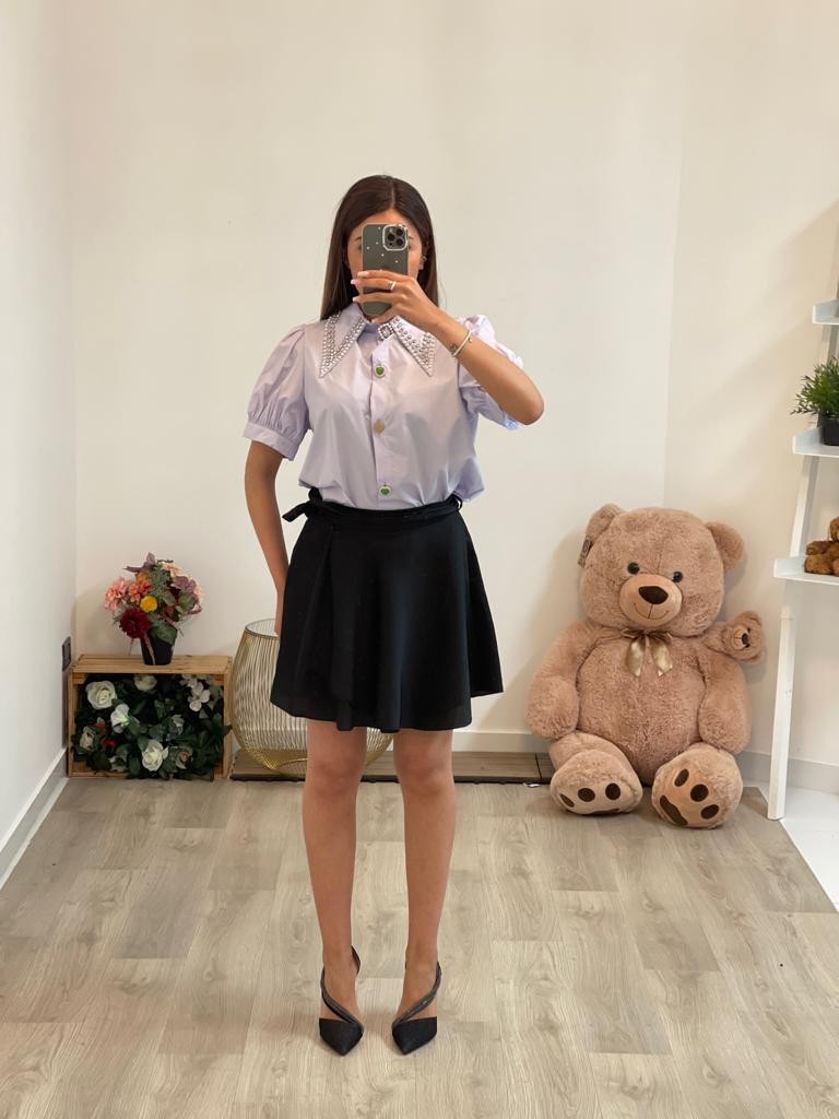 Camicia con manica corta a sbuffo