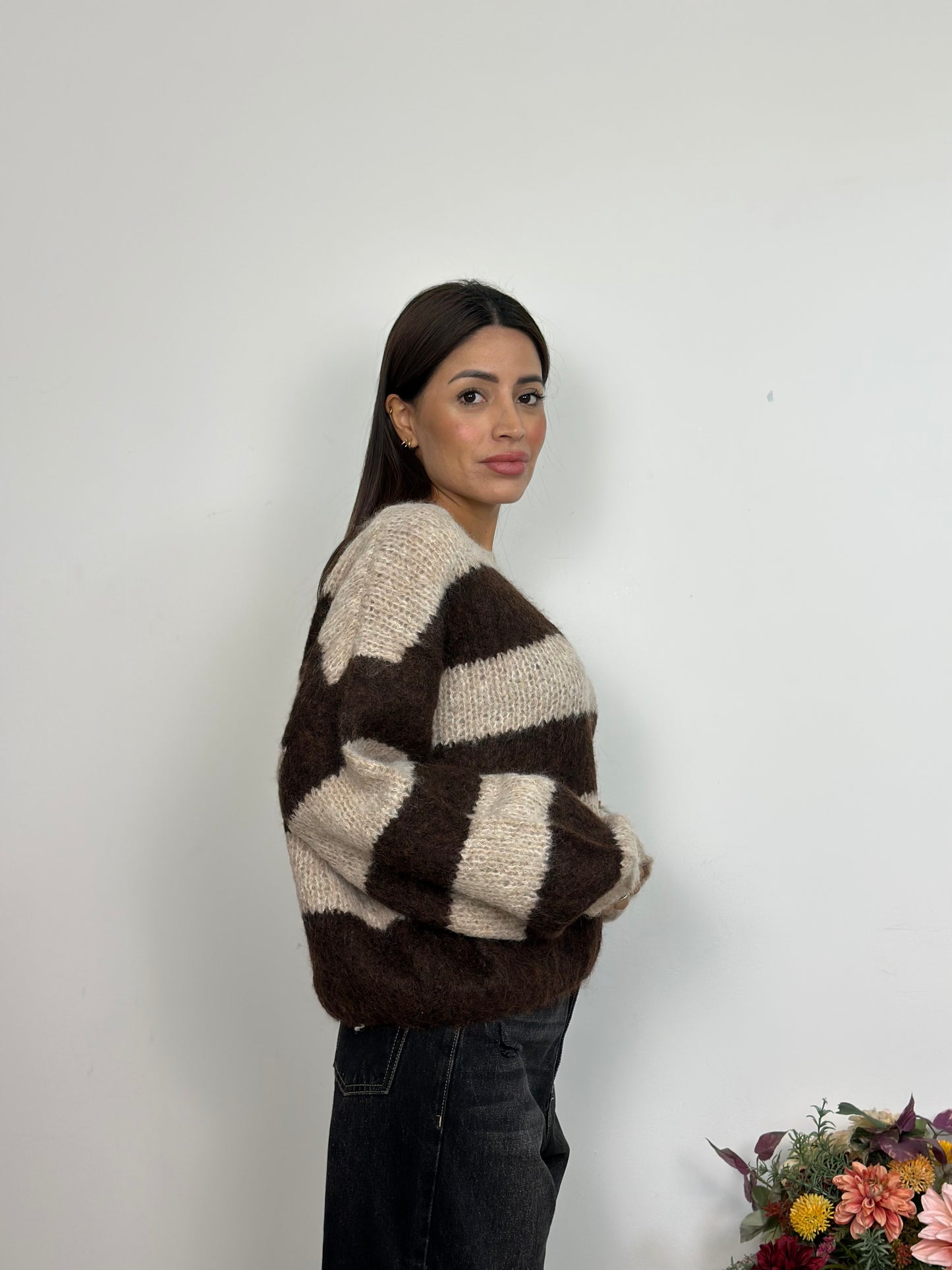 Maglione a righe con spalle cadenti