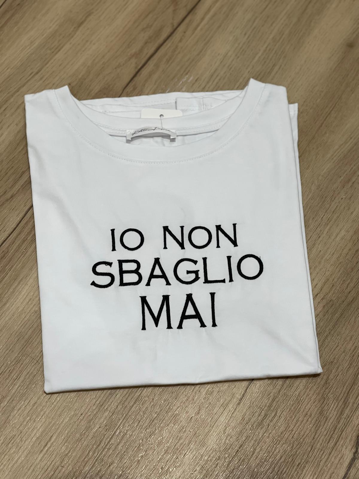 T-shirt con scritte ricamate 3.0