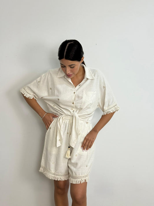 Short con cuori ricamati