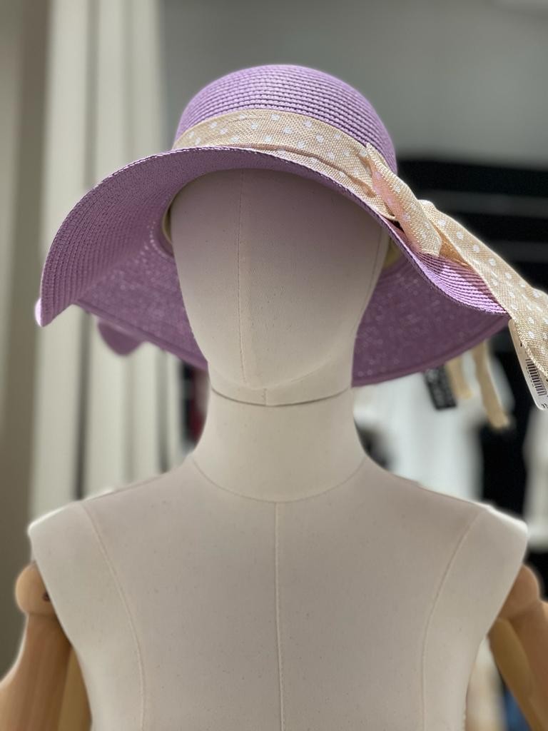 Cappello in paglia con fiocco a pois