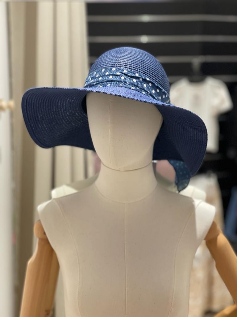 Cappello in paglia con fiocco a pois