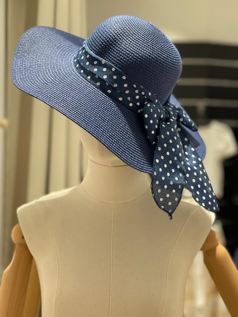 Cappello in paglia con fiocco a pois