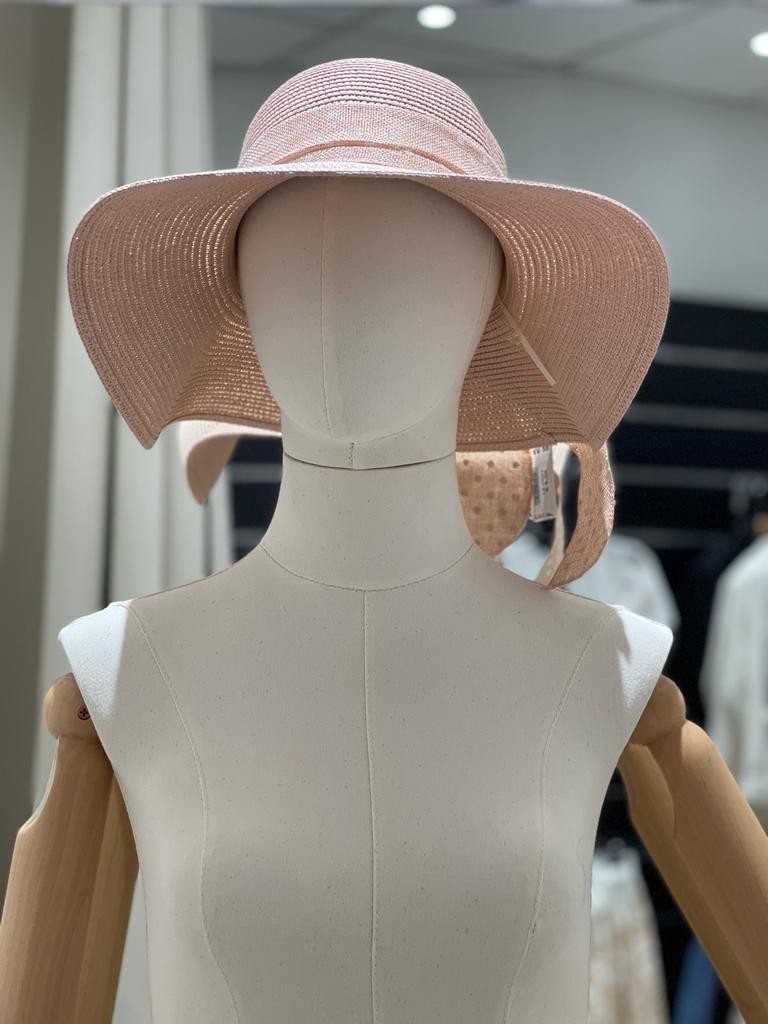 Cappello in paglia con fiocco a pois