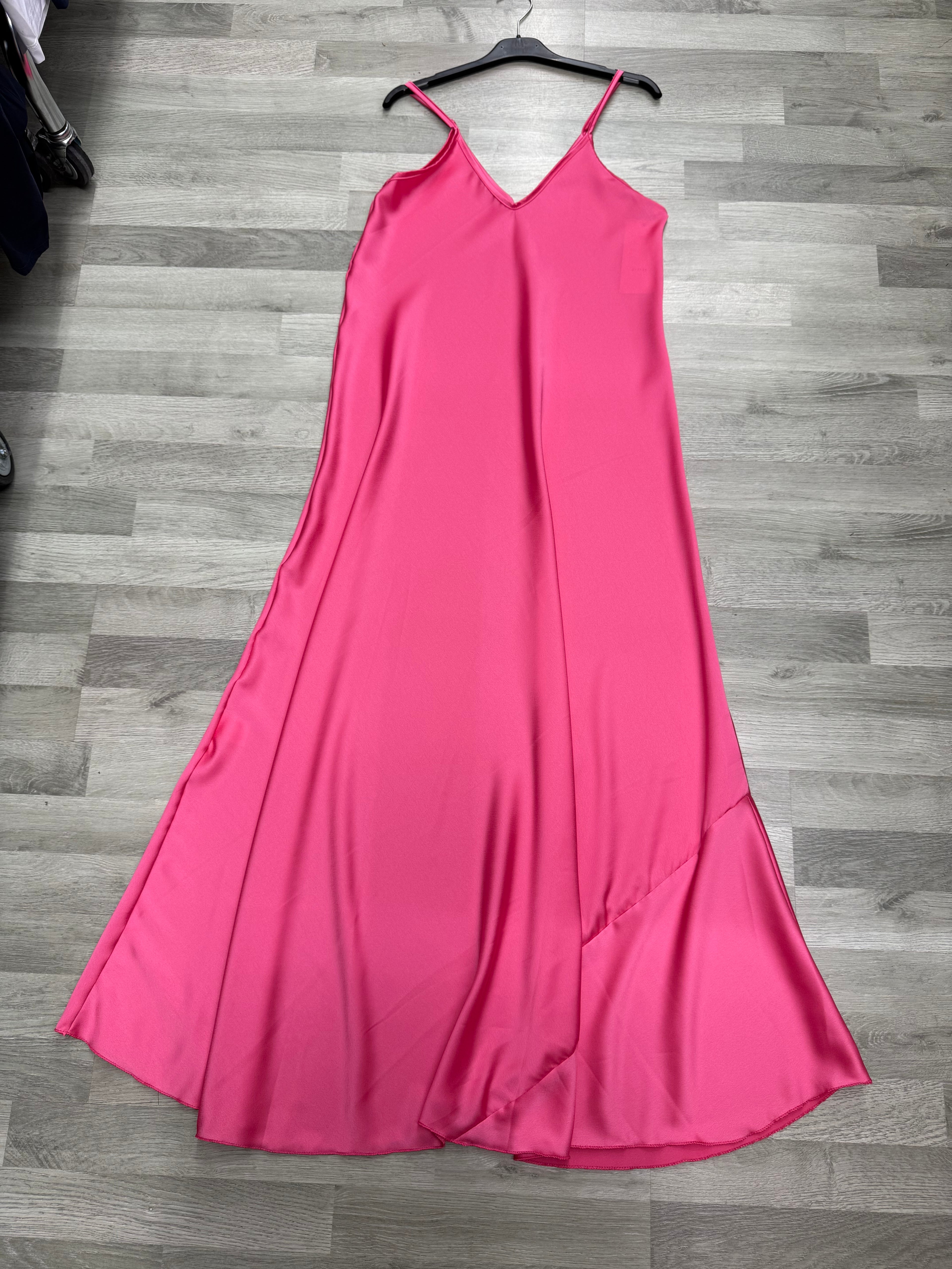 Abito in raso scollo V